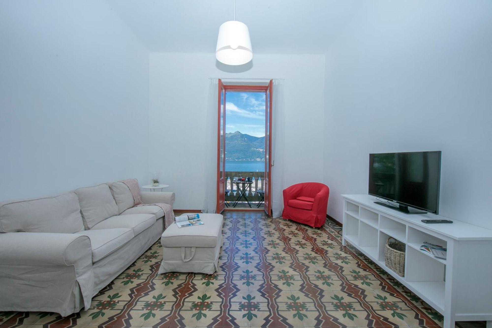 Residenza Oleandro Lake View Luino Center - Happy Rentals Exteriör bild