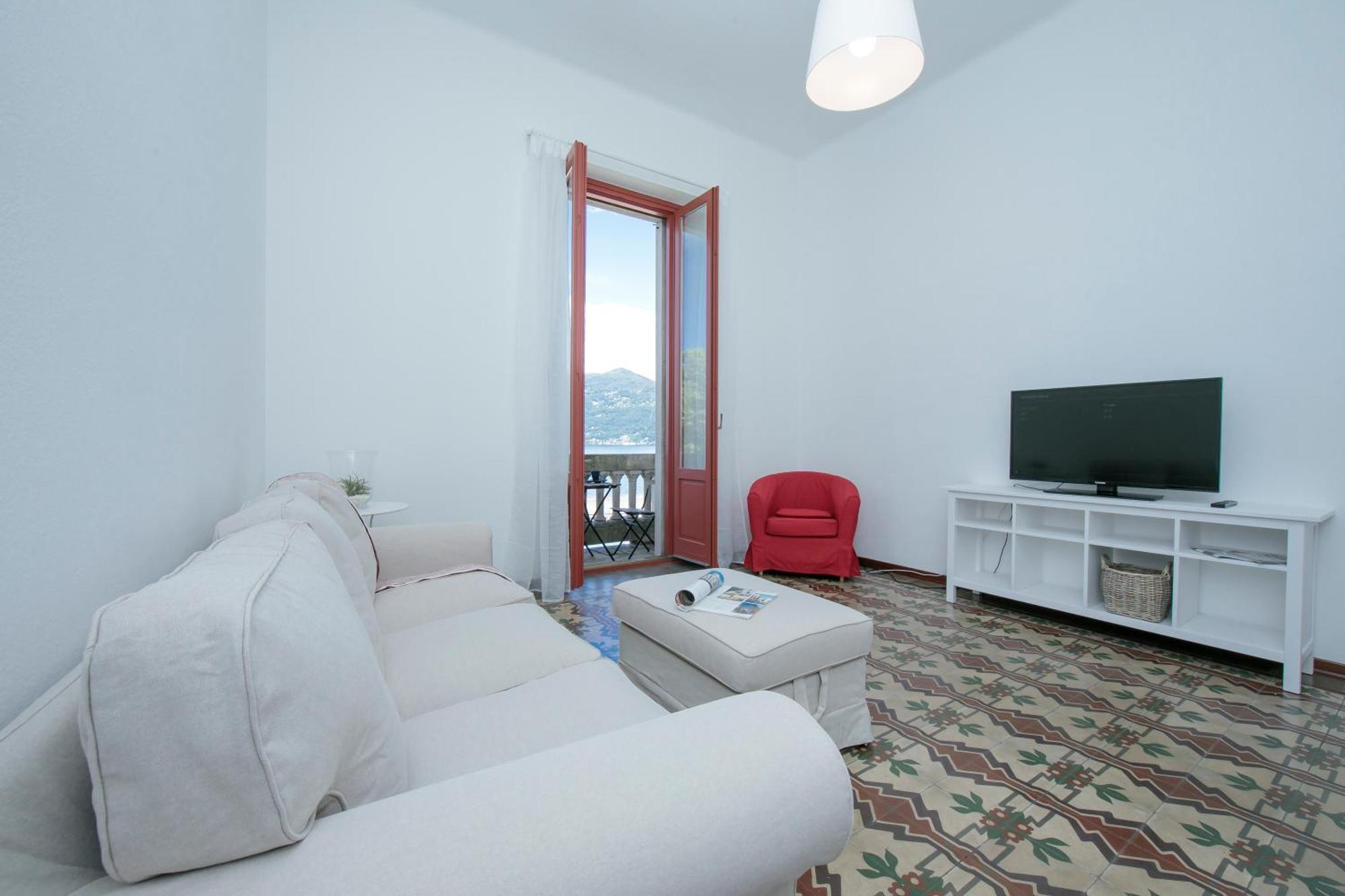 Residenza Oleandro Lake View Luino Center - Happy Rentals Exteriör bild