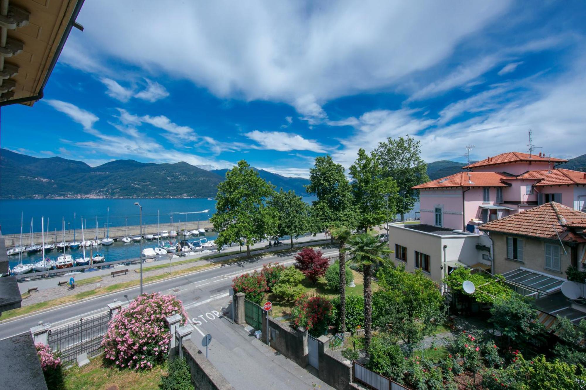 Residenza Oleandro Lake View Luino Center - Happy Rentals Exteriör bild